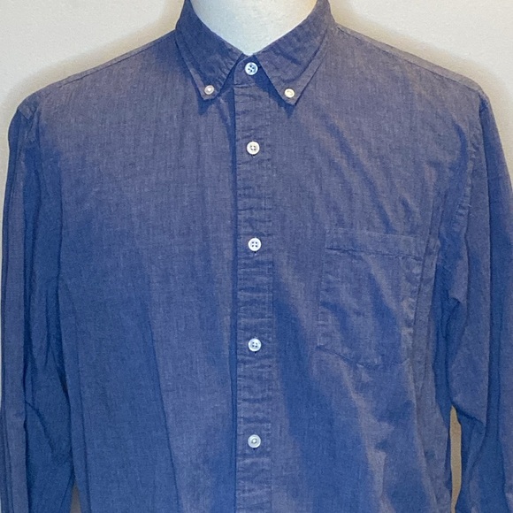 J. Crew Long-Sleeve Button-Down Shirt in 100% Blue Cotton (sz XL) - Picture 2 of 5